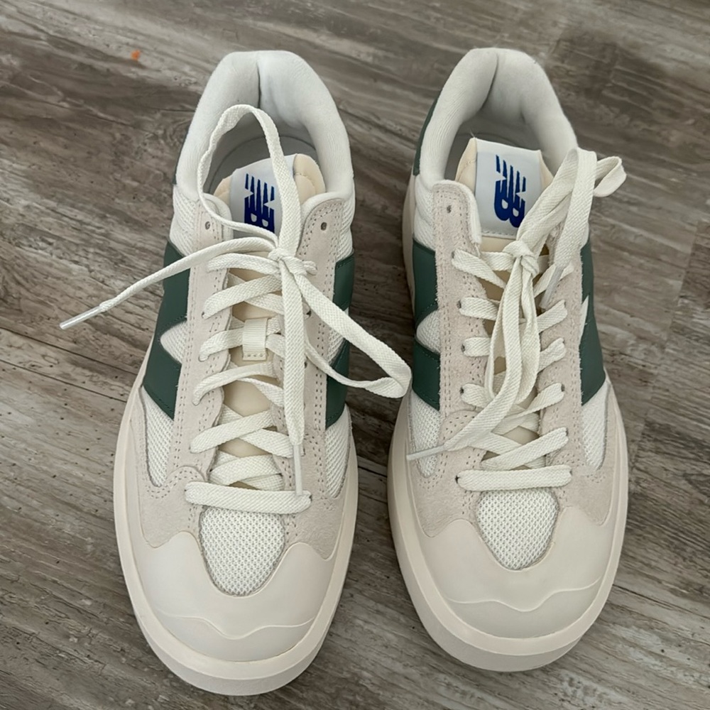 NWOT New Balance CT302 Sneakers 8.5W/7M